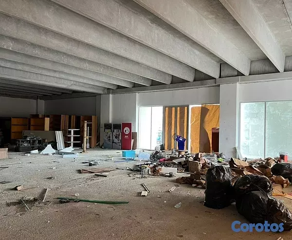 oficinas y locales comerciales - Local en alquiler en Punta Cana 2