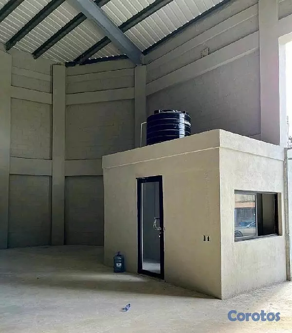 oficinas y locales comerciales - se alquila nave  4