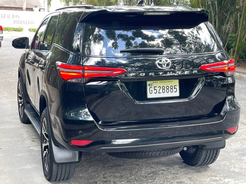 jeepetas y camionetas - Toyota fortuner 2021 8