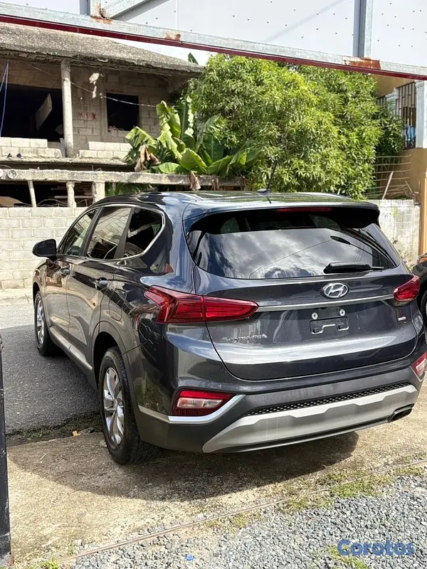 jeepetas y camionetas - Hyundai Santa Fe SE 2020 5