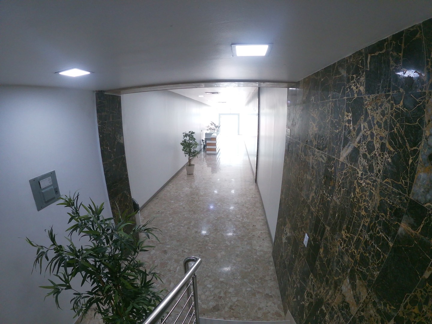 oficinas y locales comerciales - Alquilo Local 109 mts  3er piso  27 febrero  proximo a la tiradentes  4