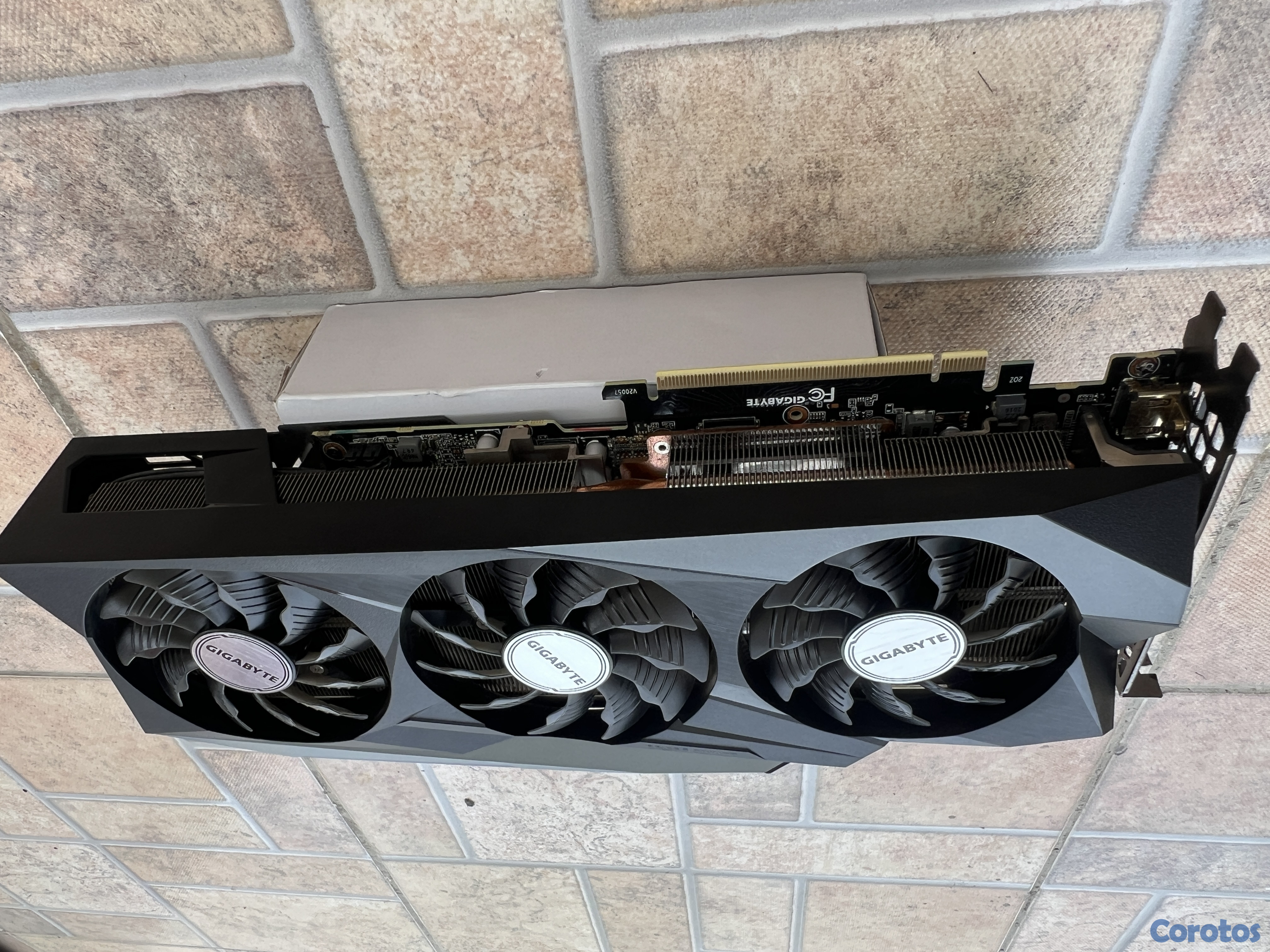 computadoras y laptops - Tarjeta gráfica GeForce RTX 3080 GIGABYTE  (Nvidia) 10gb 2
