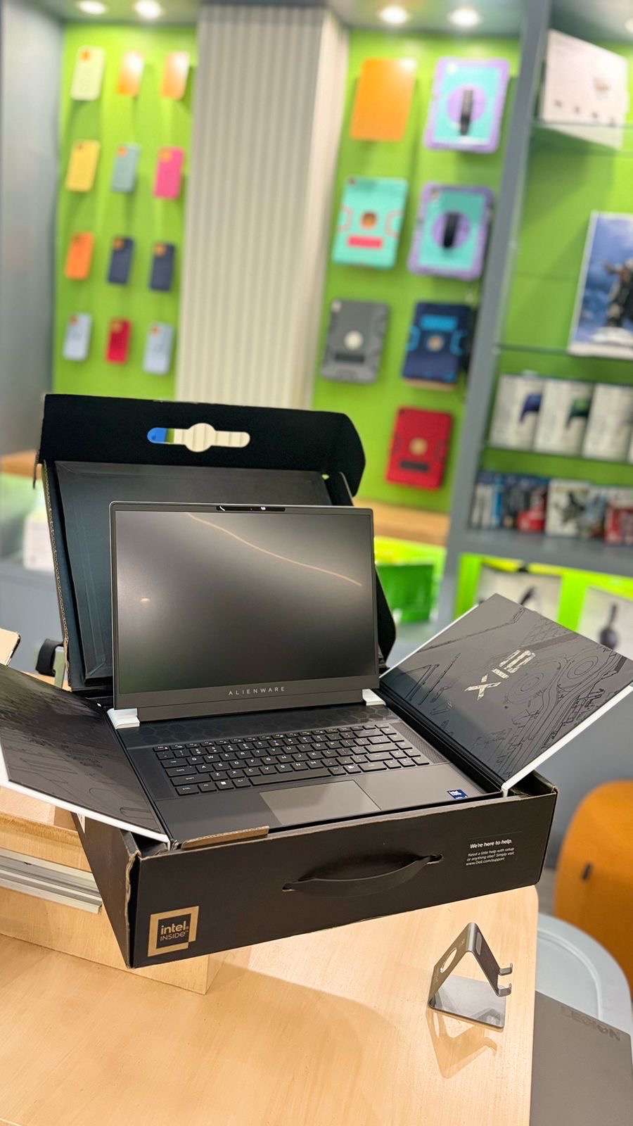 otros electronicos - Alienware x16 r2 16 pulgada ultra 9 32Gb de RAM 1Tb SSD RTX4080 2