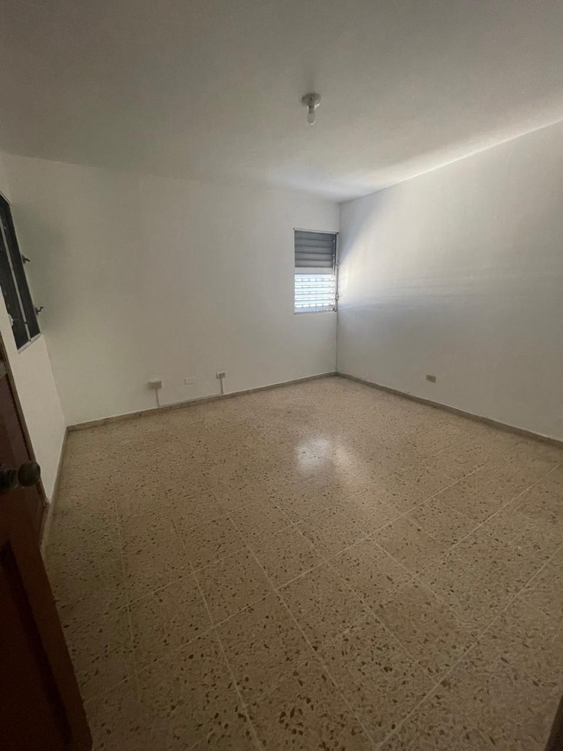 apartamentos - Alquiló en Urb Fernández 2do piso105 mts2 hab1 bañoBalcónRD$42,000 0