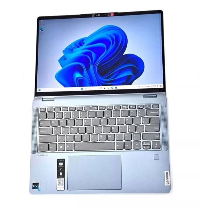 computadoras y laptops - Laptop Lenovo Flex 7 14" 2.2K Touch, Core i7 12th DecaCore, 16GB RAM, 512GB SSD 4