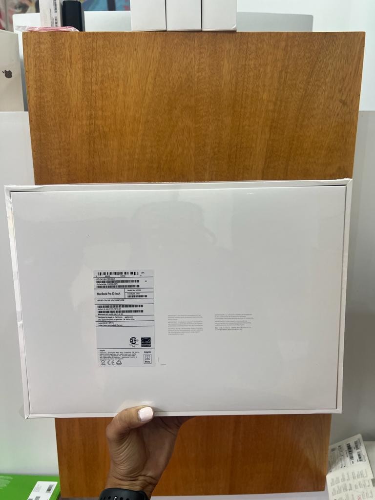 celulares y tabletas - MacBook Pro 13-inch 2022 16gb RAM 512gb 3