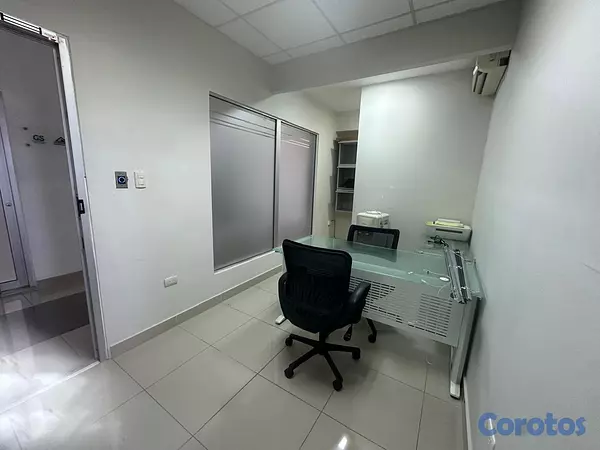 oficinas y locales comerciales - Alquilo local en Ensanche Julieta ideal para consultorio, excelente Plaza 2