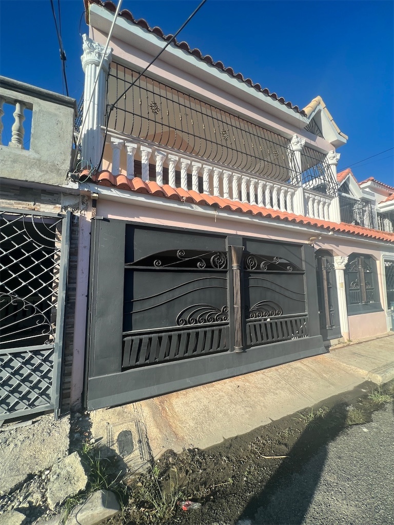 casas - Venta de casa de dos niveles en prado de san Isidro Santo Domingo este 
