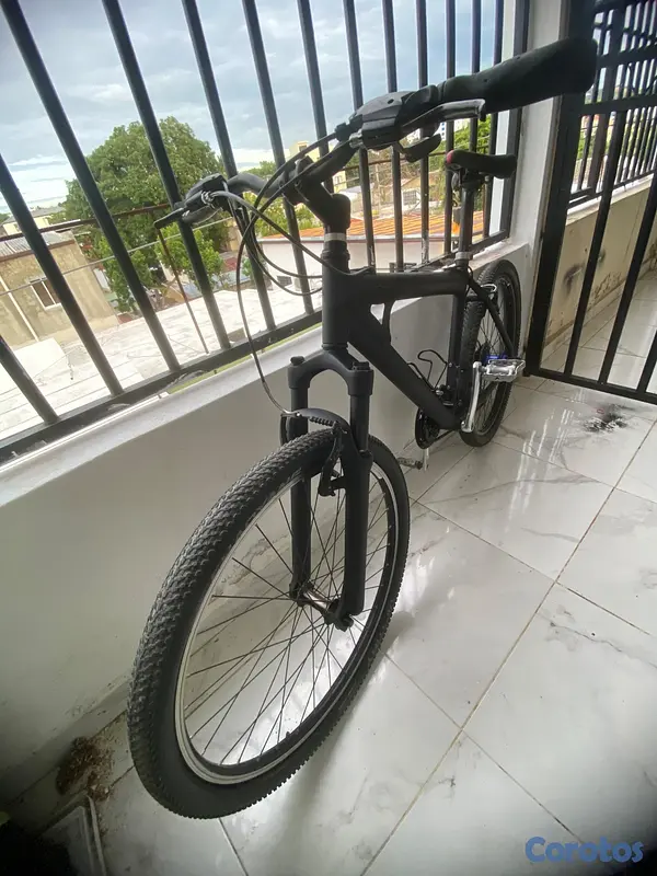 bicicletas y accesorios - Vendo bicicletas negra máster  4
