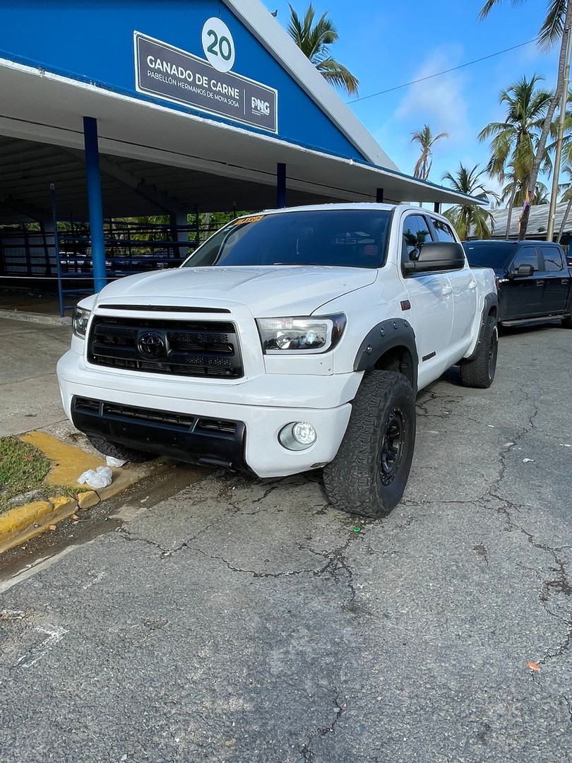 jeepetas y camionetas - Toyota tundra 2010 americana 4x4 