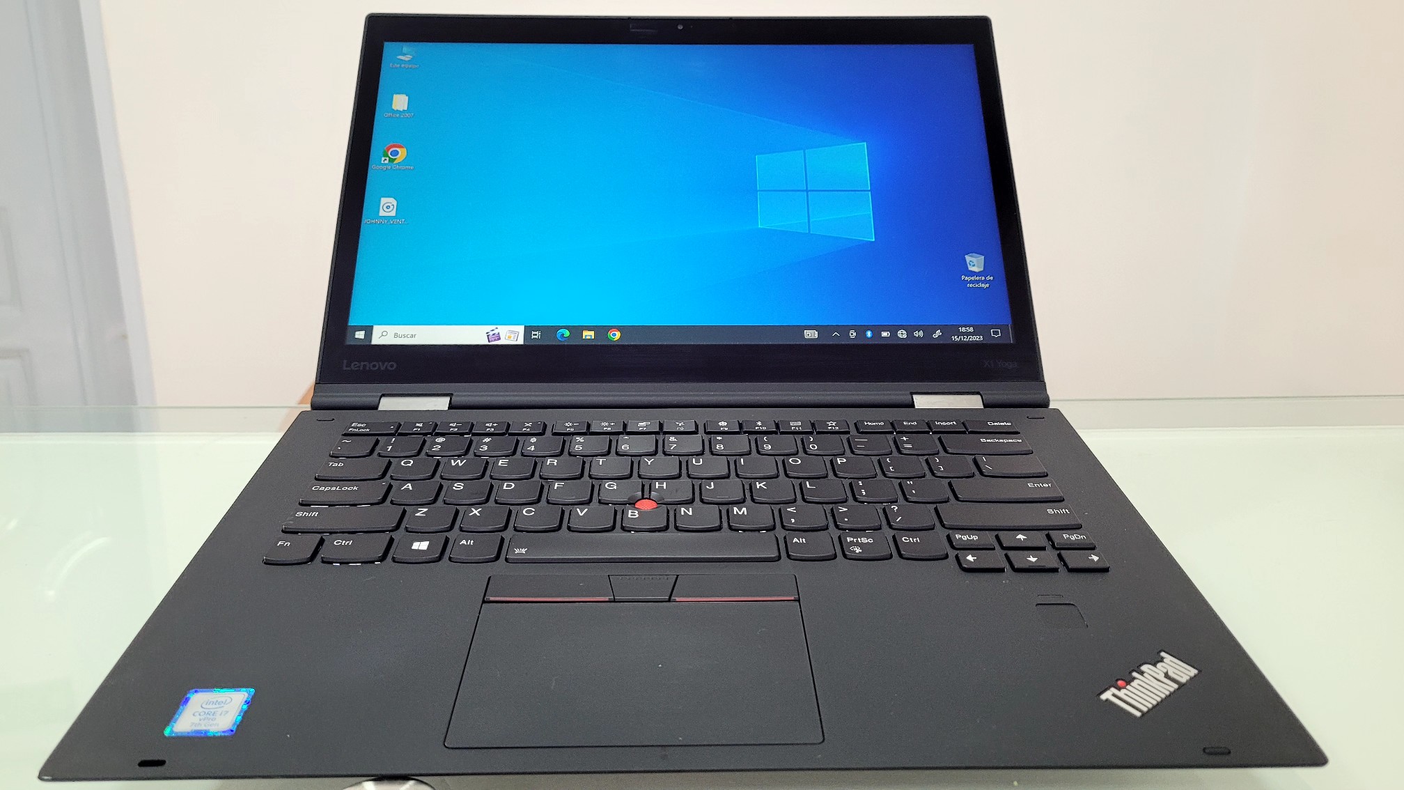 computadoras y laptops - Lenovo Carbon Yoga 14 Pulg Core i7 Ram 16gb ddr4 Video 8gb 2K 3