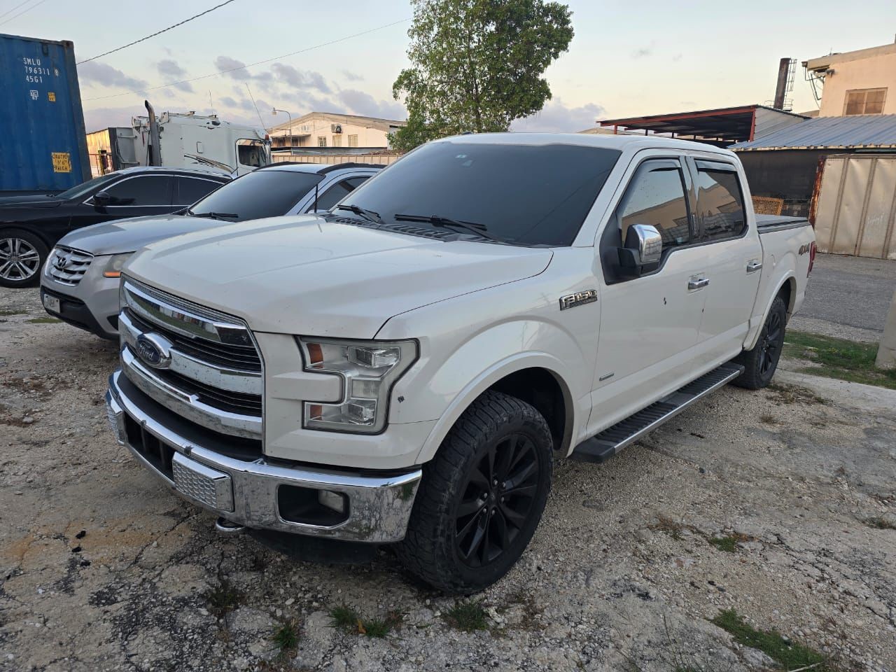 jeepetas y camionetas - Ford F150 lariat 2015  nitida