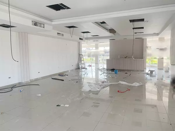 oficinas y locales comerciales - Local con espacio abierto amplio 3