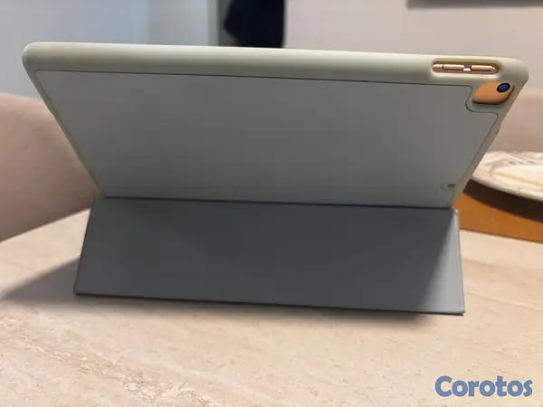 computadoras y laptops - IPad Air 3ra generación en Excelente estado 3