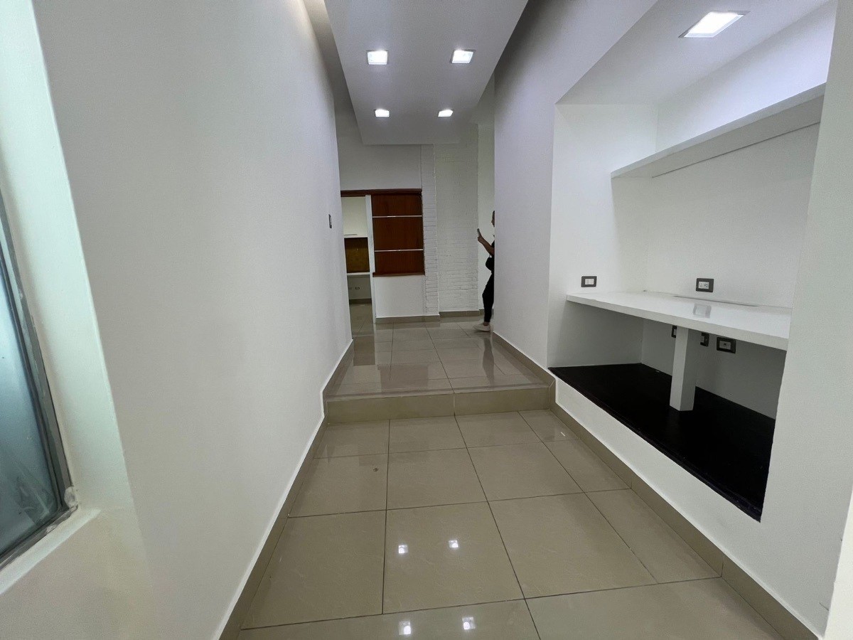 oficinas y locales comerciales - 🔵 Alquilo Local para oficina  2do piso en Serrallés 5