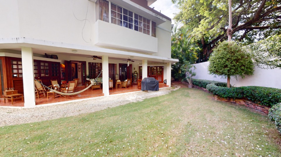 casas - Se vende casa en Cuesta Hermosa Il 
U$S495,000

Descripción
Casa de 
3 Habitacio 3
