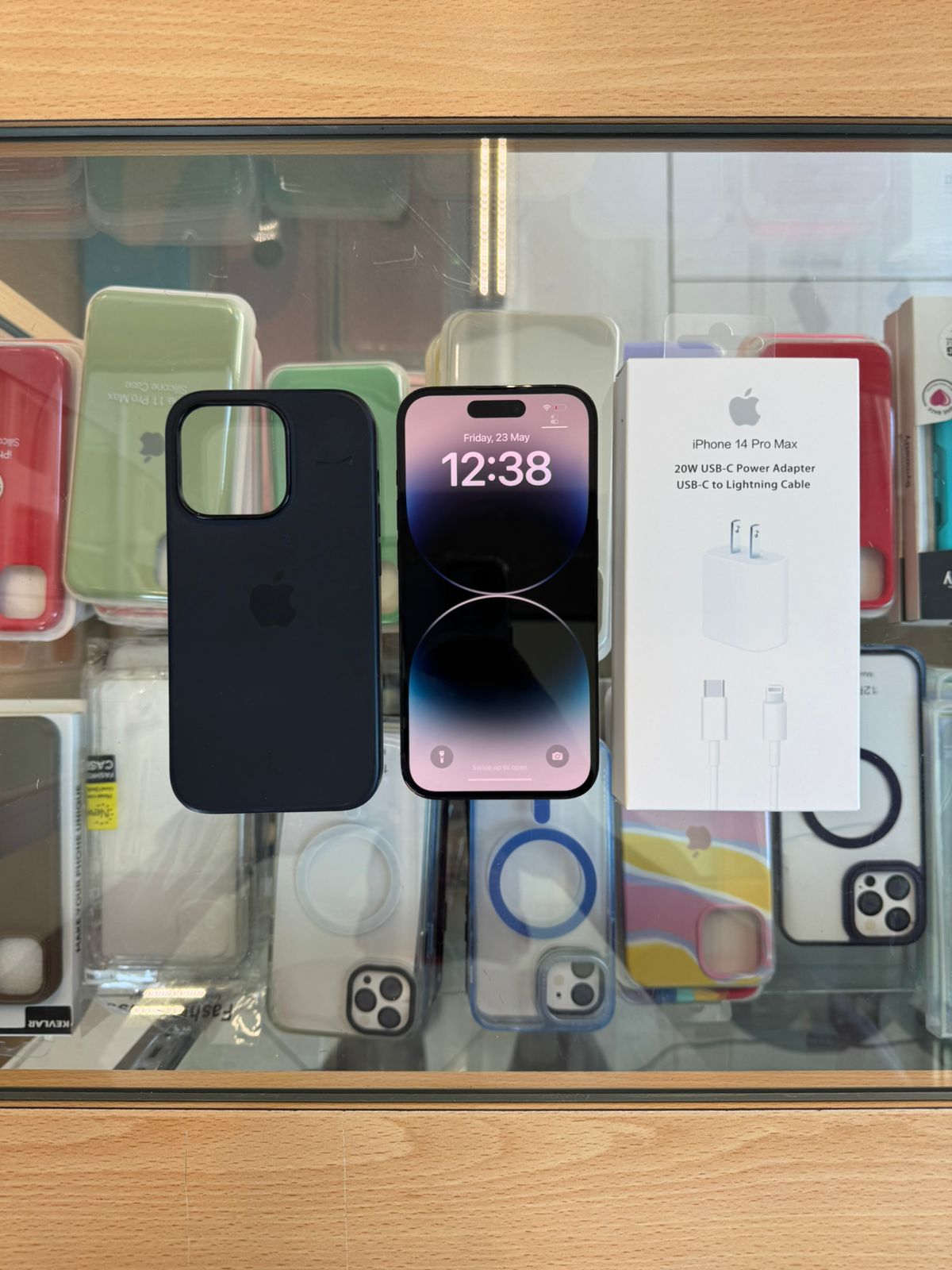 celulares y tabletas - Iphone 14 pro negro 256 GB Esim Factory unlocked. 1