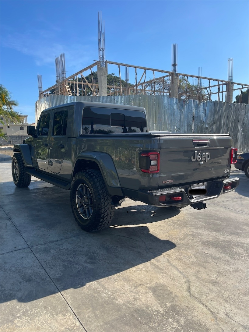 jeepetas y camionetas - 2020 Jeep Gladiator Overland 4x4 5
