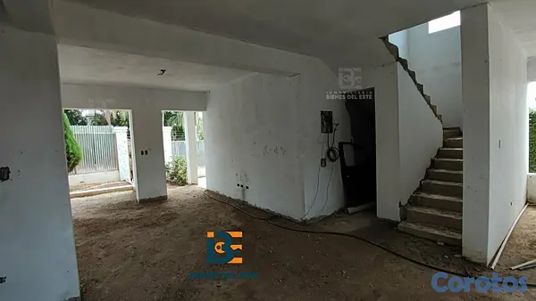 casas - Se venta esta Casa de 2 niveles en construcción en 6