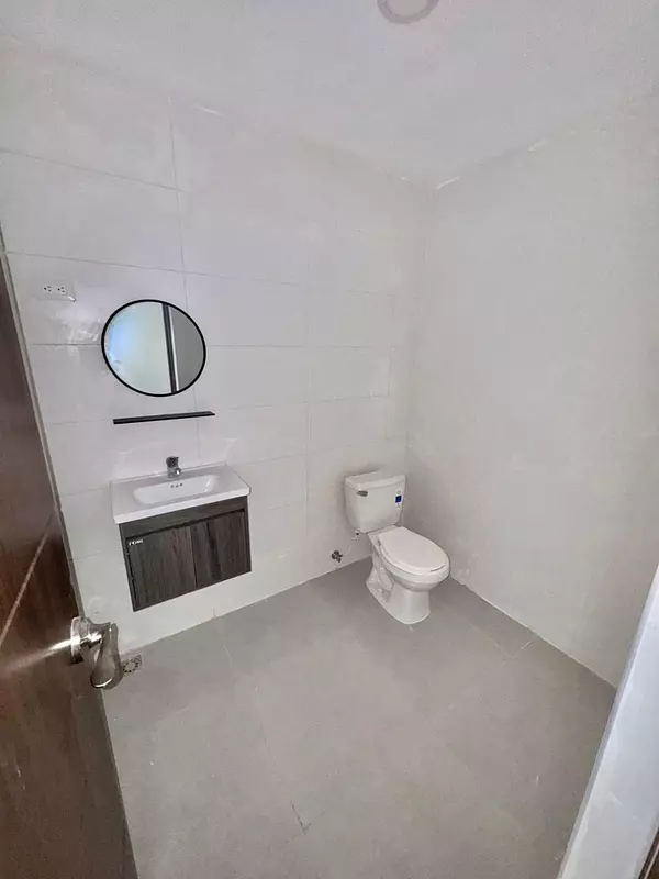 oficinas y locales comerciales - Local Comercial Nuevo en Alquiler – La Julia 5