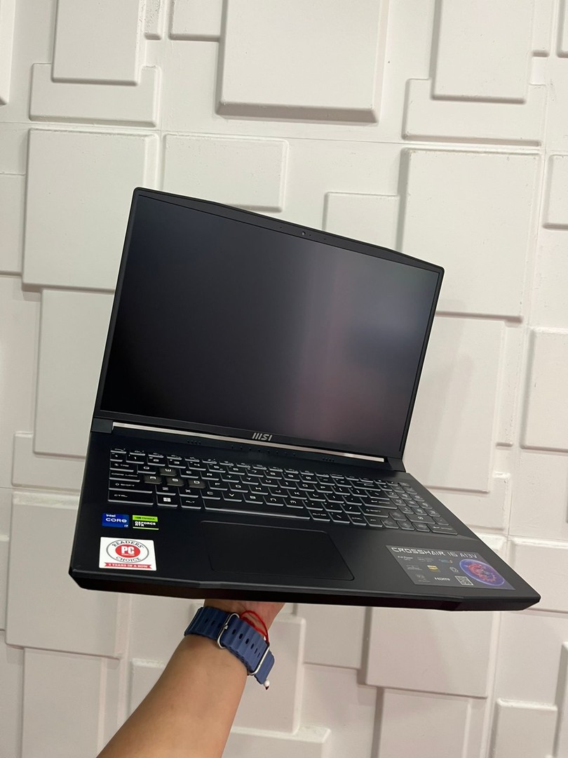 computadoras y laptops - MSI CROSSHAIR 16 A13VGK 13ava GENERACION SELLADA  2