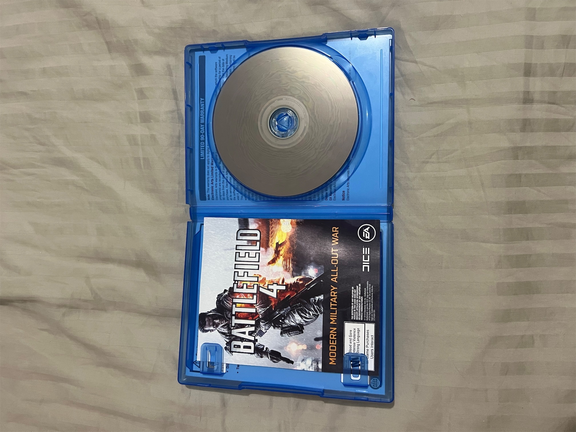 consolas y videojuegos - Battlefield V para PS4 como nueva 2