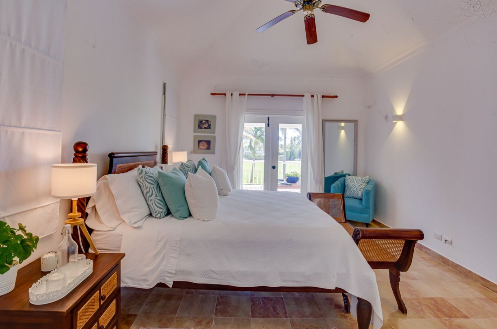 casas vacacionales y villas - Precio de Oportunidad en Hermosa Villa de Lujo en Punta Cana Resorts  7