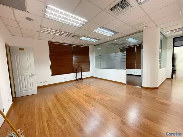 oficinas y locales comerciales - Local en alquiler en Piantini  3
