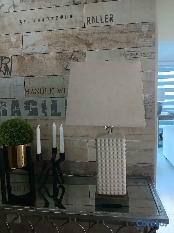 decoración y accesorios - **DE OPORTUNIDAD VENDO DOS LAMPARAS, GANCHO DE FUT 3