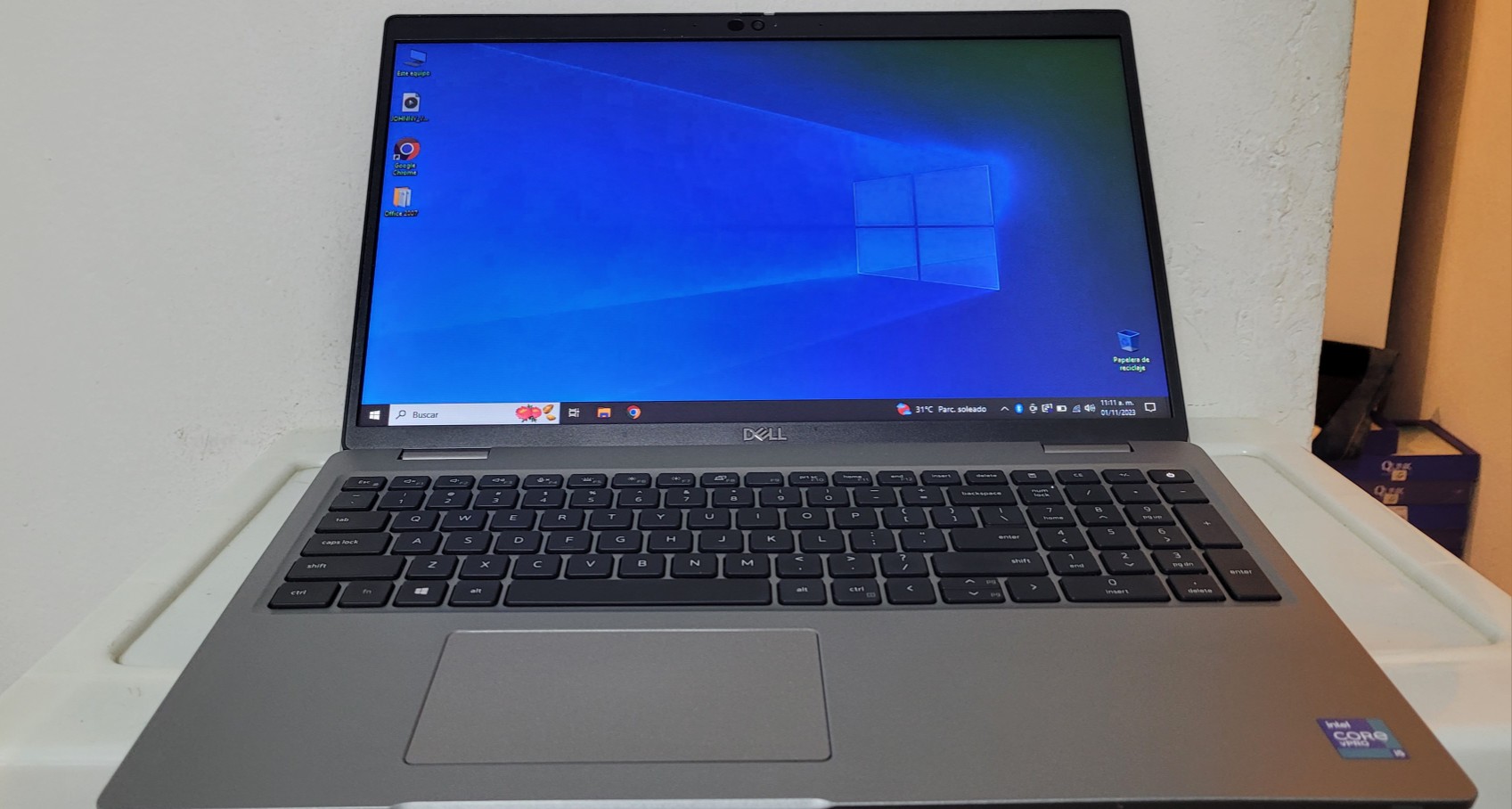 computadoras y laptops - Dell Presicion 17 Pulg Core i7 10th Gen Ram 16gb Video Nvidea 2GB Dedicada