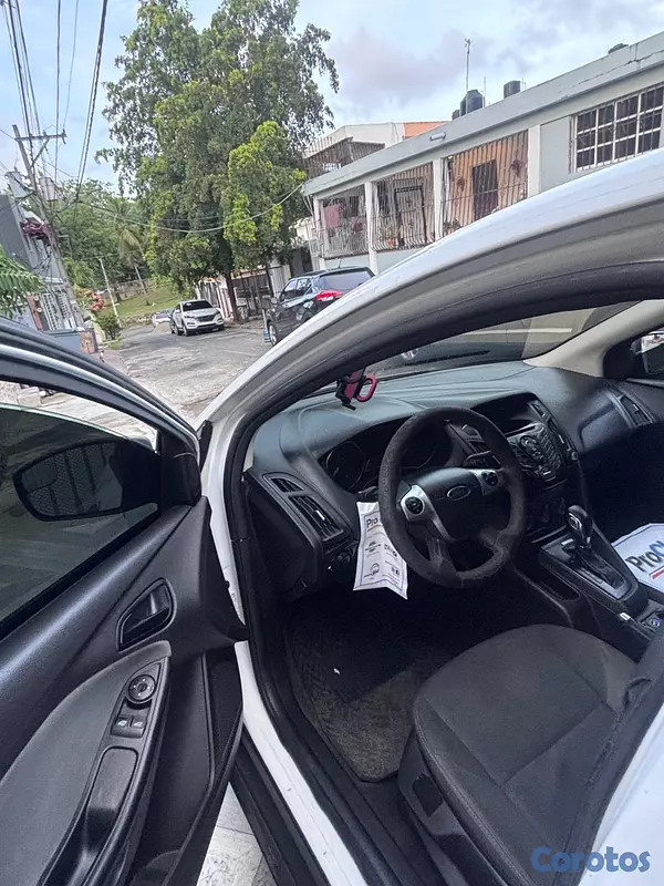 carros - VENDO FORD FOCUS EN EXCELENTE CONDICIONES 5