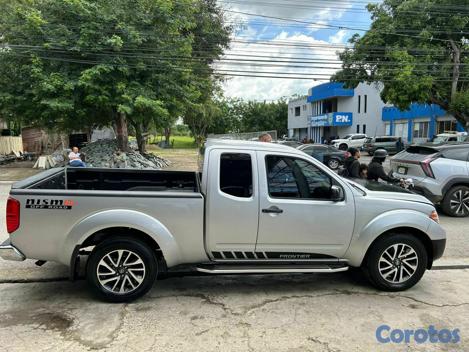jeepetas y camionetas - NISSAN FRONTIER 2014  4