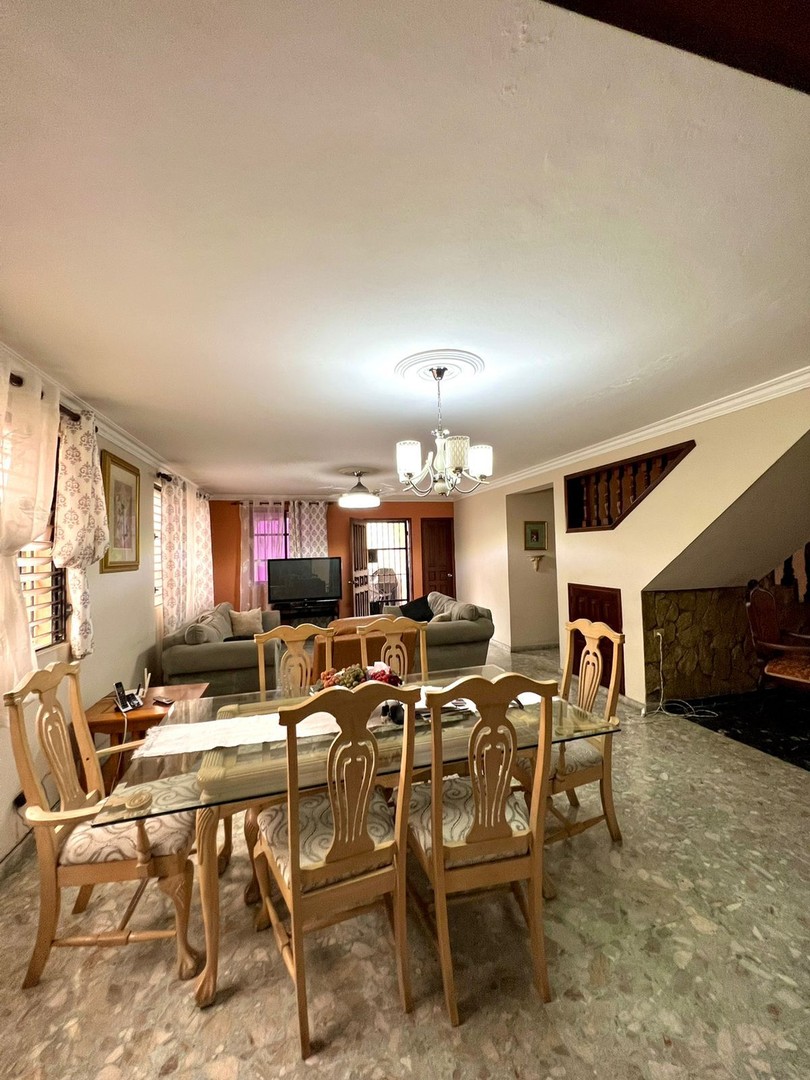casas - 🚨OPORTUNIDAD‼ ubicada en excelente zona de la 📍Independencia, (Las Acacias) 2
