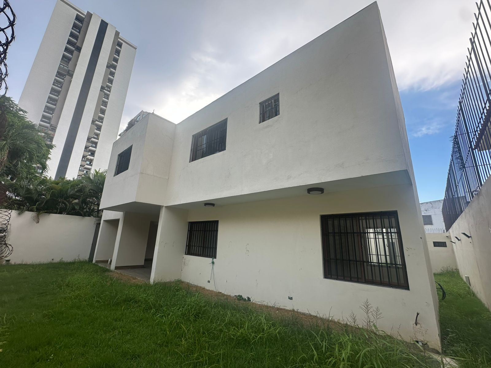 casas - Alquiler de Casa en Ensanche Paraiso 3