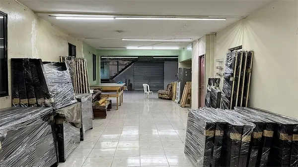 oficinas y locales comerciales - Nave céntrica en herrera 2