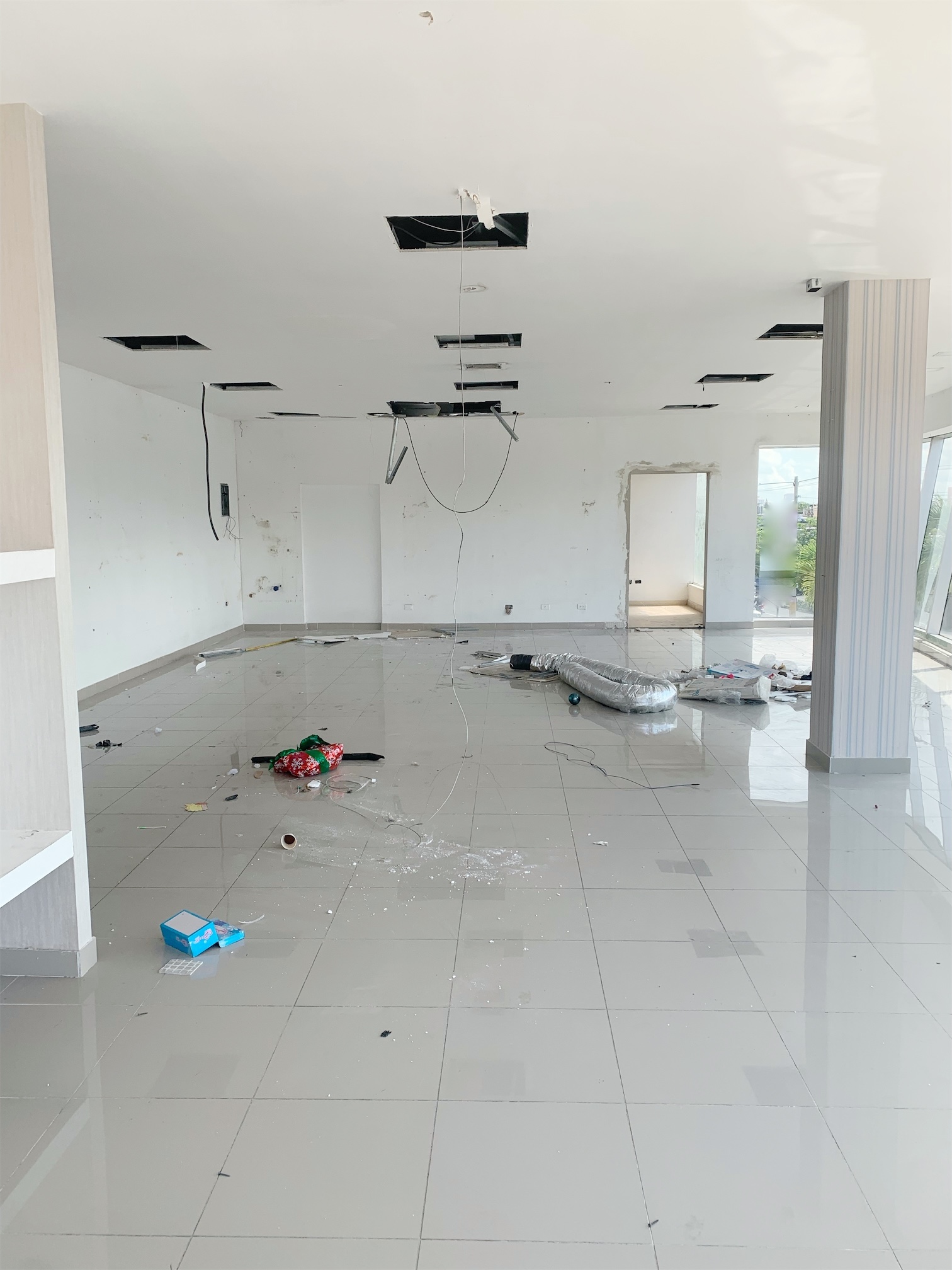 oficinas y locales comerciales - Local con espacio abierto amplio 3