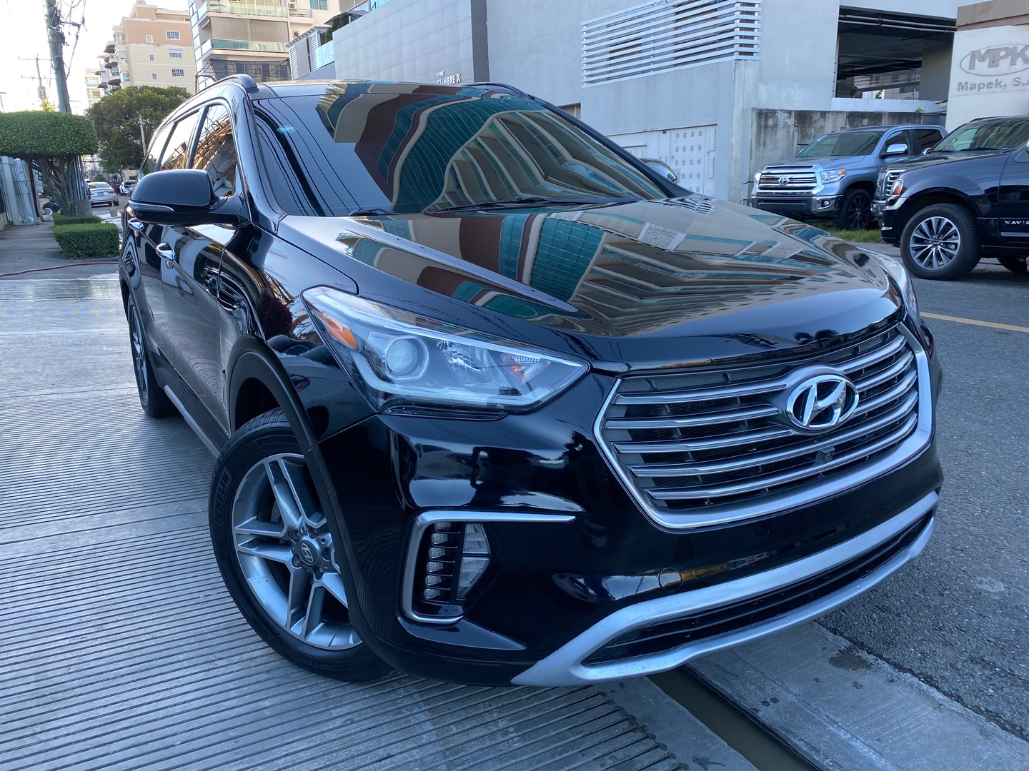 jeepetas y camionetas - Hyundai Grand Santa Fe Limited Ultímate 2017 2