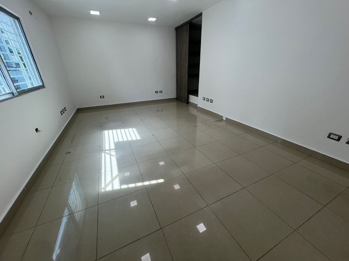 oficinas y locales comerciales - 🔵 Alquilo Local para oficina  2do piso en Serrallés 6