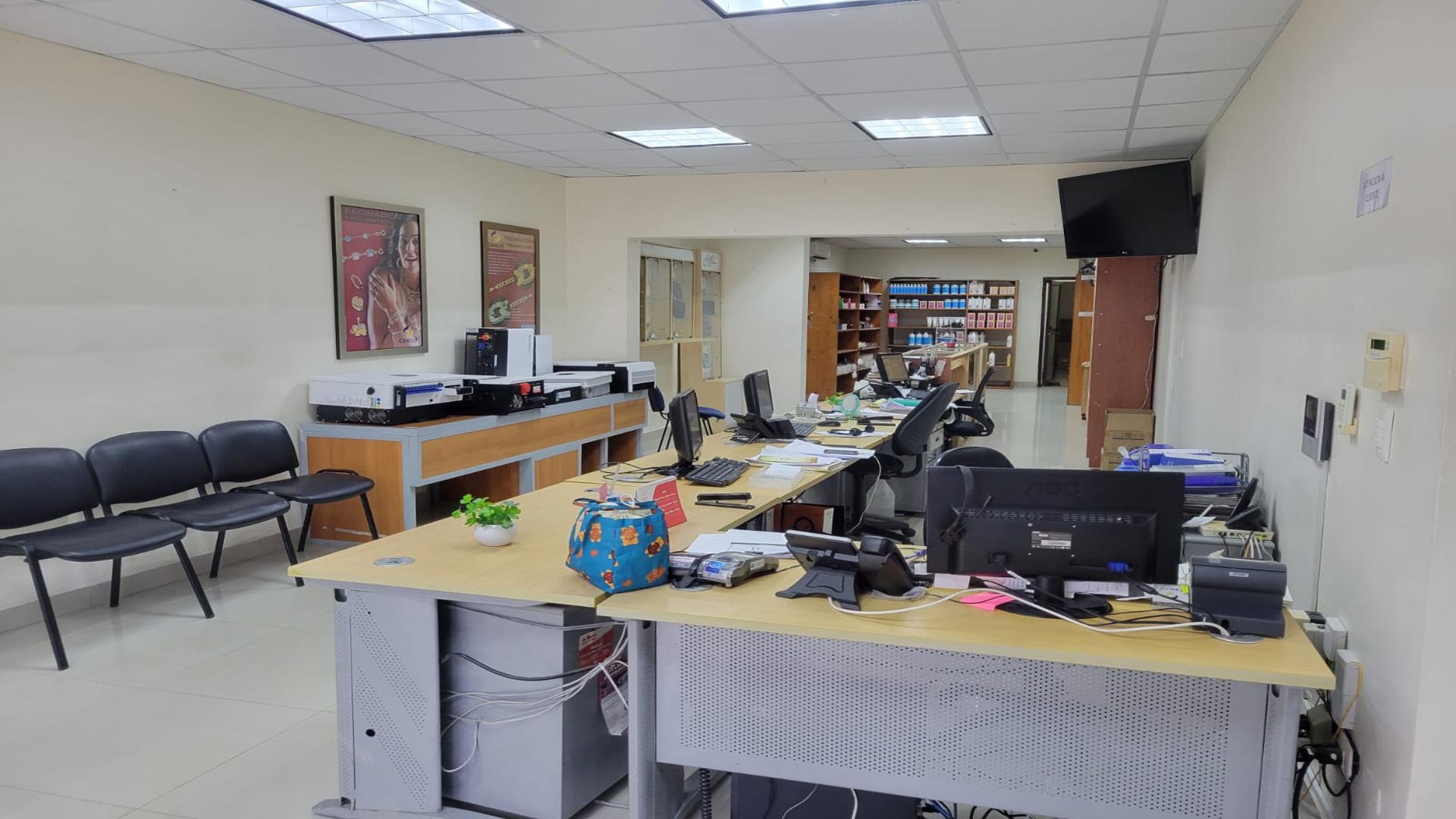 otros inmuebles - Alquiler de local y nave comercial en Gazcue 2
