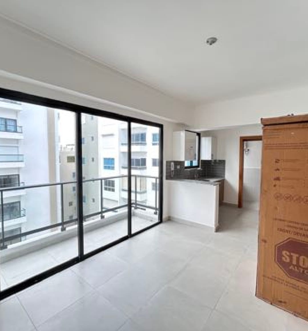 apartamentos - Vendo serralles piso 10 una hab 1.5 baños parqueo 