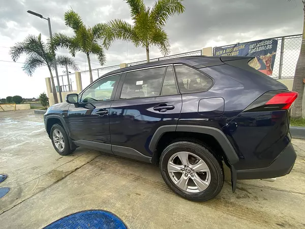 jeepetas y camionetas - Toyota rav4 2022 xle 5