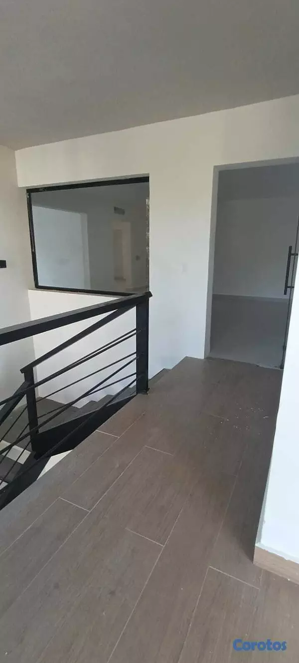 oficinas y locales comerciales - La Julia, Local 122mts en primer nivel con terraza 3