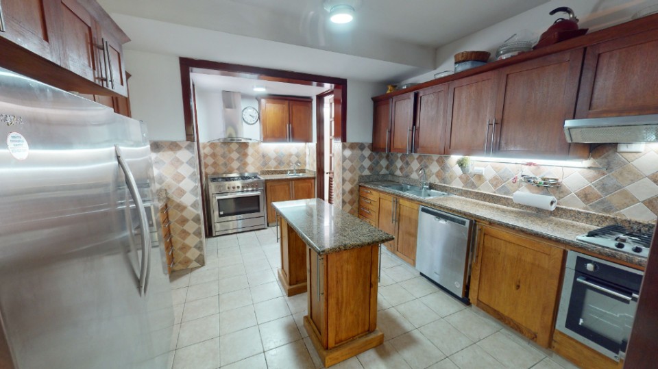 casas - Se vende casa en Cuesta Hermosa Il 
U$S495,000

Descripción
Casa de 
3 Habitacio 4