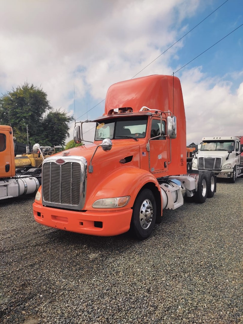 camiones y vehiculos pesados - PETERBILT 386 año 2012 6