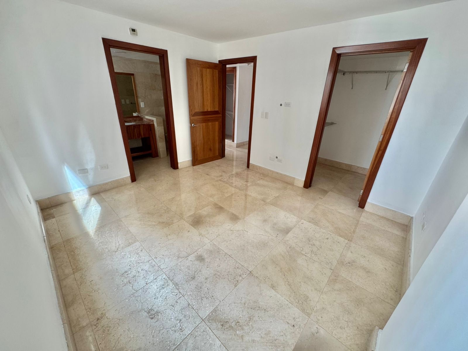 apartamentos - Alquiló piantini piso 7 línea blanca dos hab 2.5 b 7