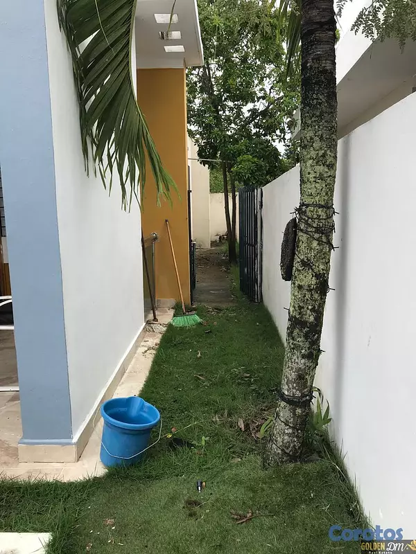 casas - Casa Económica En Venta En Residencial Cerrado En  11