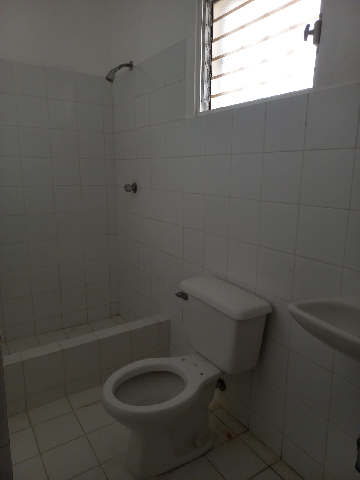 casas - Casa en Residencial Cerrado, Urb. Thomen  3