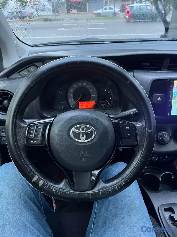 carros - Toyota Vitz 4WD 2018 11