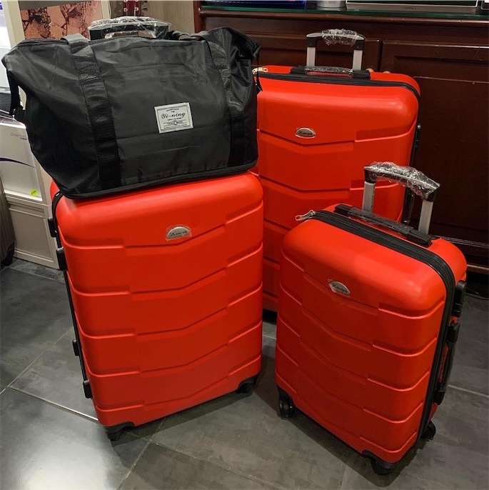 carteras y maletas - Set 3 maletas plásticas. Nuevas