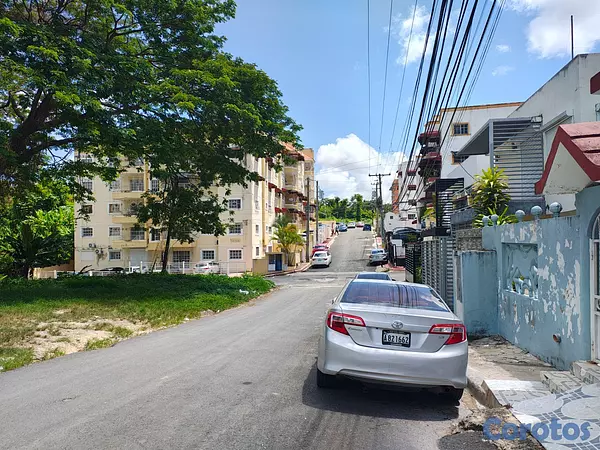 casas - Edificio Multifamiliar - Genera RD$83,500/mes - Fr 4